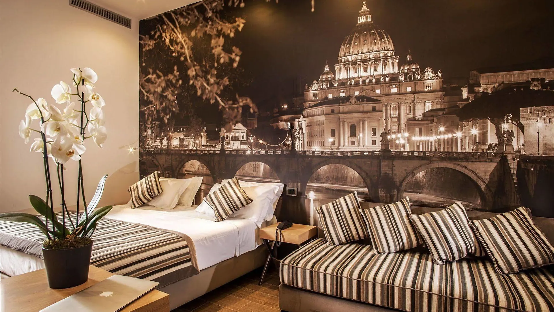 Class House Rome 3*,